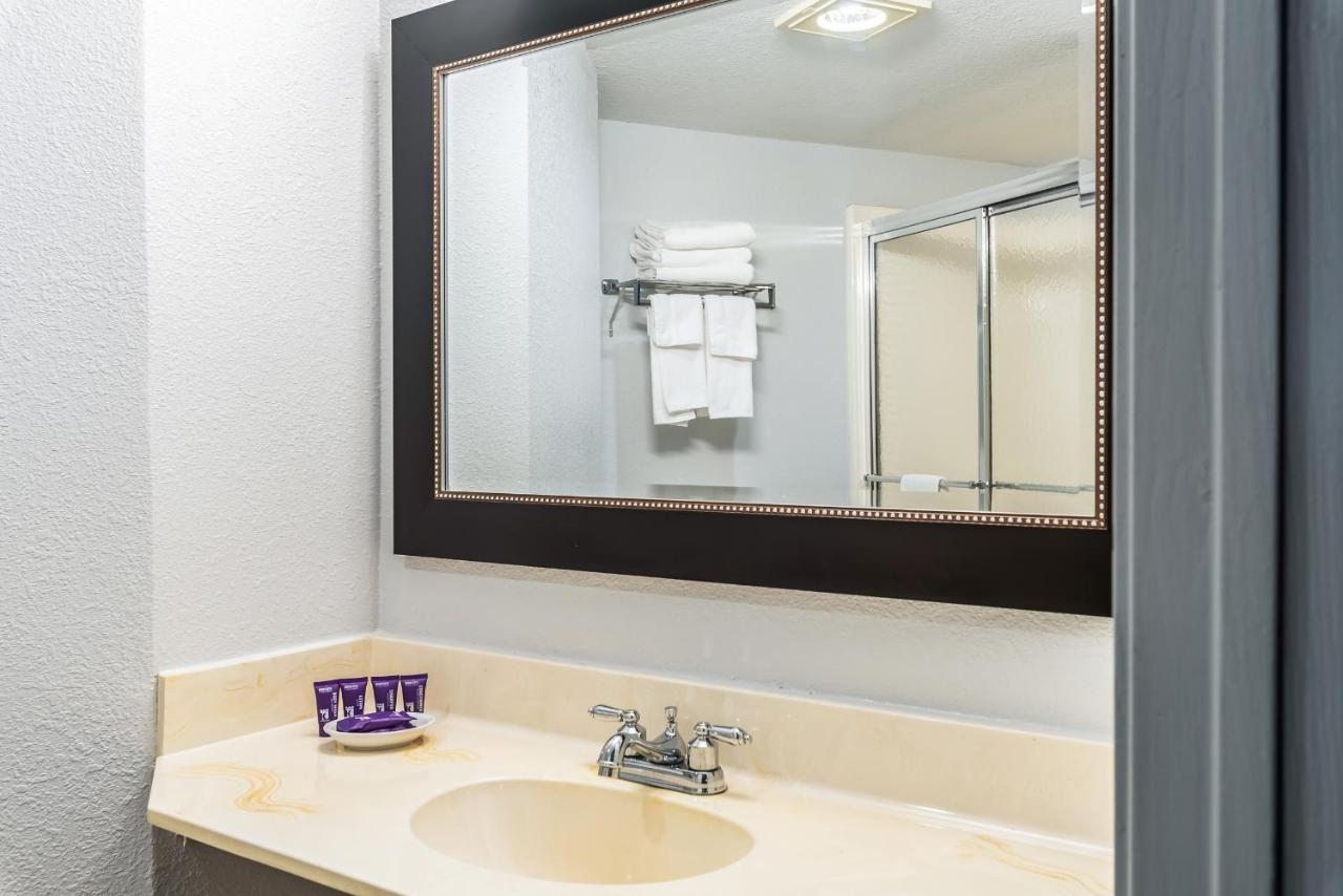 Americas Best Value Inn Searcy Bagian luar foto