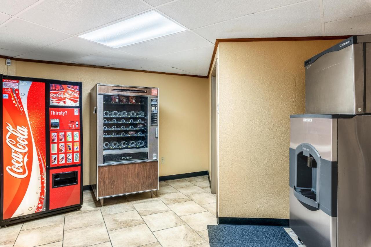 Americas Best Value Inn Searcy Bagian luar foto
